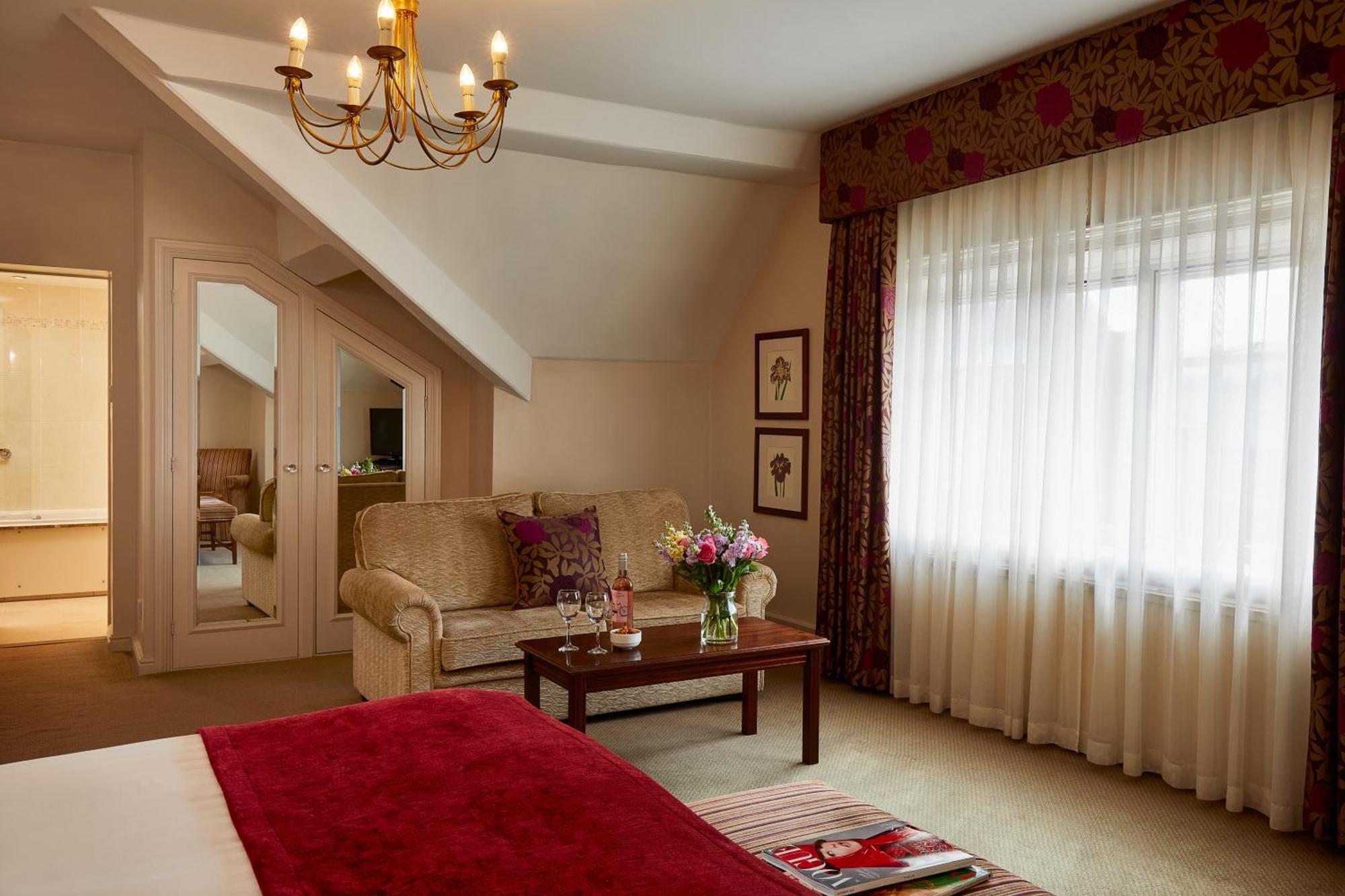 Macdonald New Blossoms Hotel Chester Ngoại thất bức ảnh